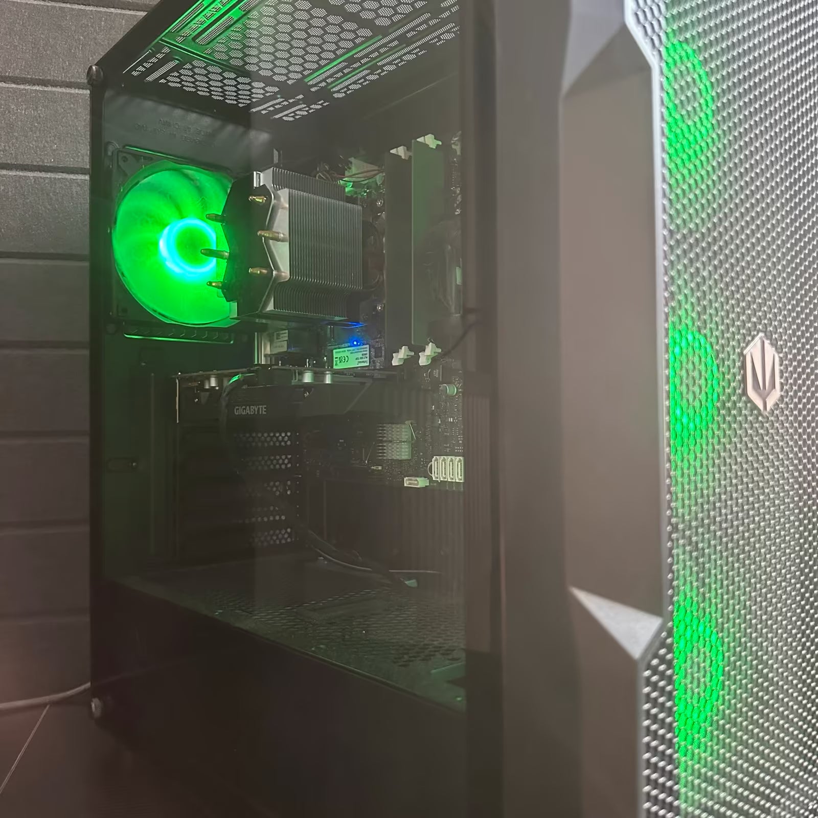 GAMING PC GTX 1650 I5 6400 16GB RAM 256GB SSD RGB