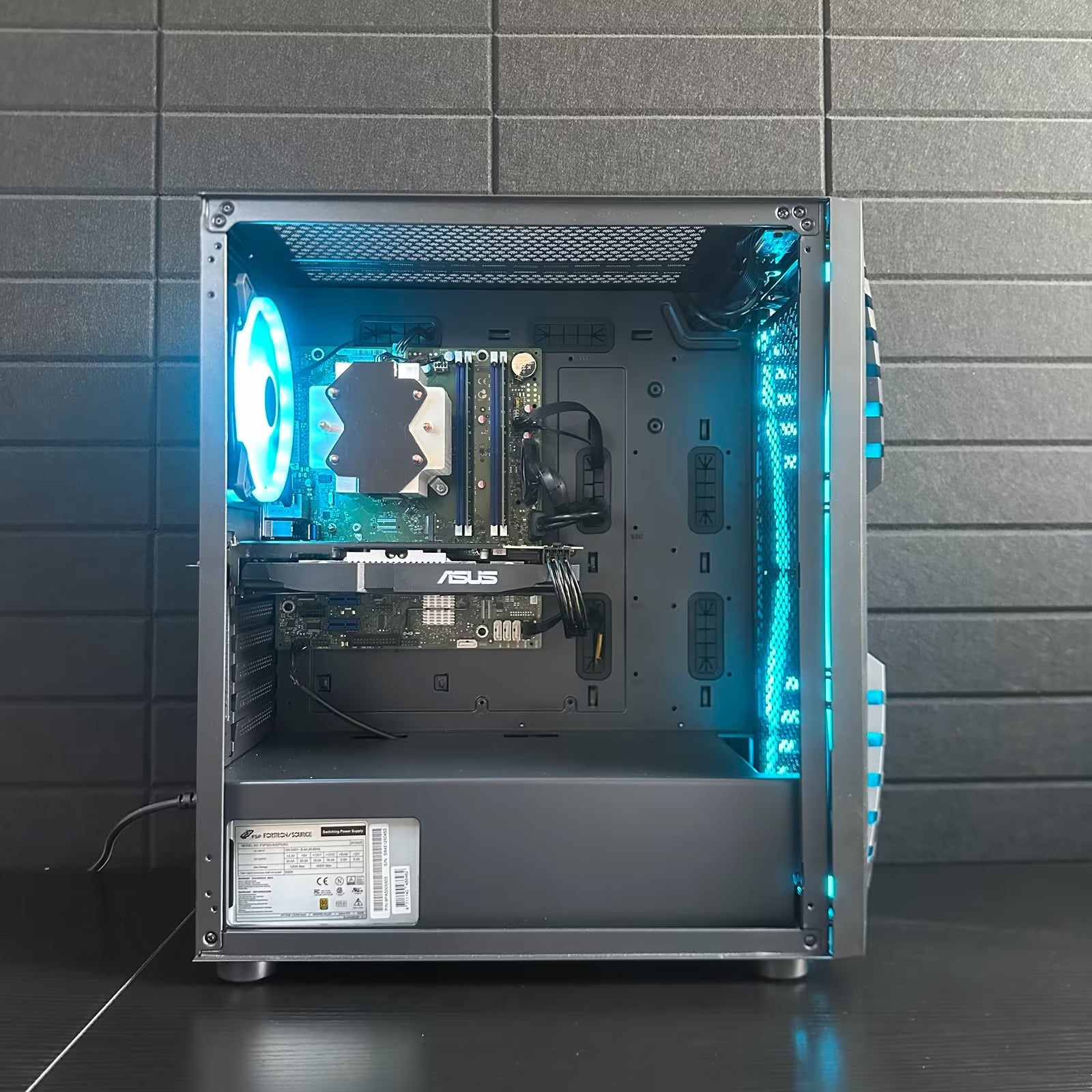 GAMING PC RX 580 8GB I5 6400 16GB RAM 256GB SSD RGB