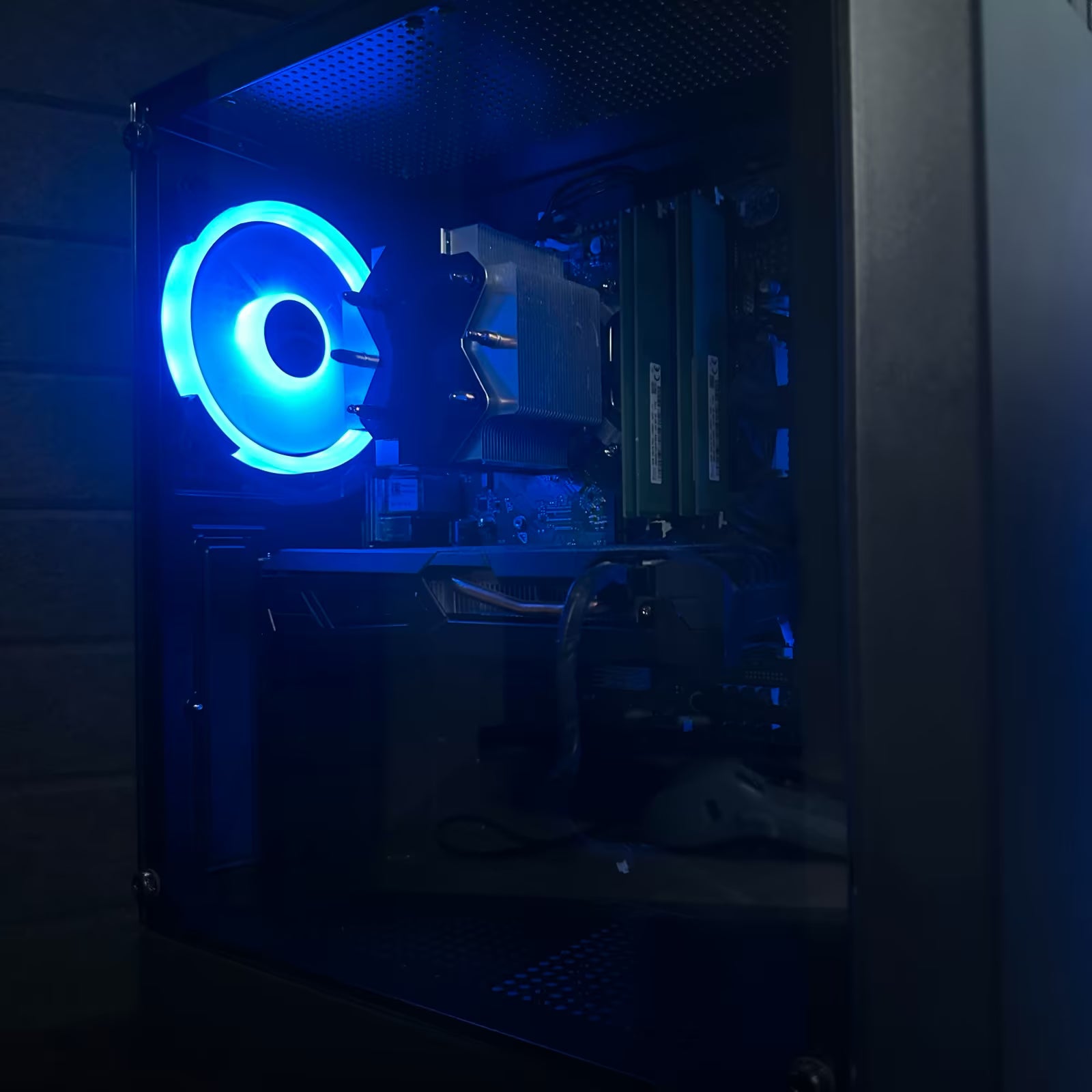 GAMING PC GTX 1050 TI I5 6400 16GB RAM 256GB SSD RGB